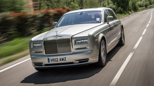 An early 2000s Rolls-Royce Phantom now costs the same as a new Genesis G90