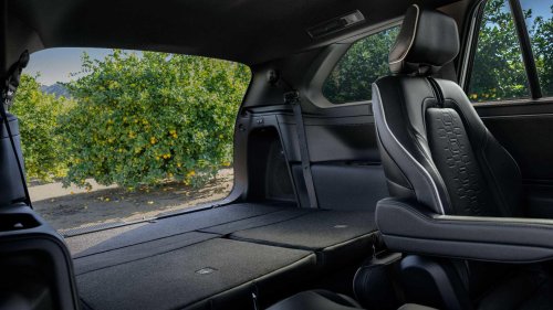 Subaru, Kia, New Subaru Getaway vs. 2026 Kia EV9: Family SUVs Compared