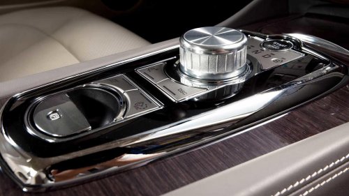 Jaguar, Jaguar XKR, Jaguar XKR: The supercharged grand tourer bargain