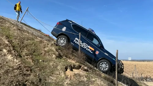 KGM imparte un programa de formación a la Policía Nacional con el KGM Rexton adaptado para las UIP y UPR