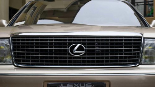 Lexus LS600h review: World's first V8 hybrid sleeper under $8K