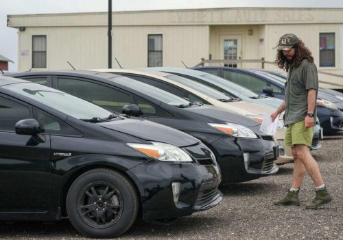 EV interest rises with gas prices, but new car sales still lag