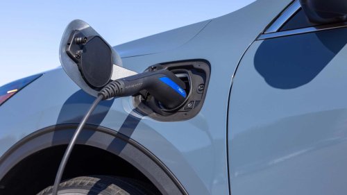 Ford, SUV, Ford's only plug-in hybrid SUV in America is ideal for those who refuse to go electric
