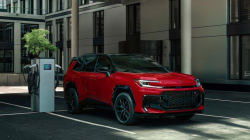 Polestar, Plug-in hybrids 'are the worst of both worlds' and 'fast becoming irrelevant,' Polestar boss claims