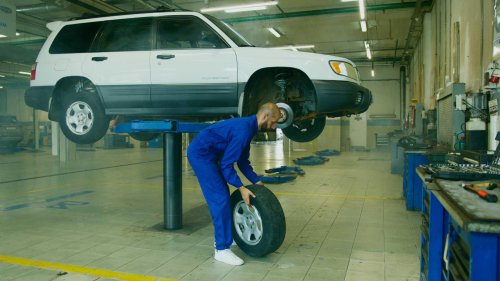 Tire patch vs. plug: Which repair method won't leave you stranded?
