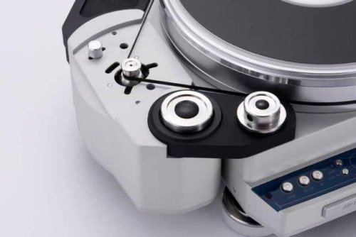 TechDAS Air Force IV: el tocadiscos de 23.000 euros que flota en el aire y tiene alma de caza militar