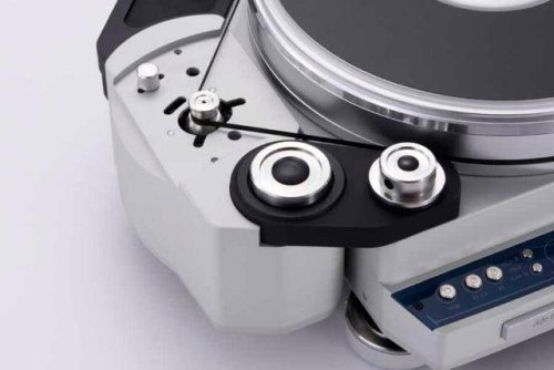 TechDAS Air Force IV: el tocadiscos de 23.000 euros que flota en el aire y tiene alma de caza militar