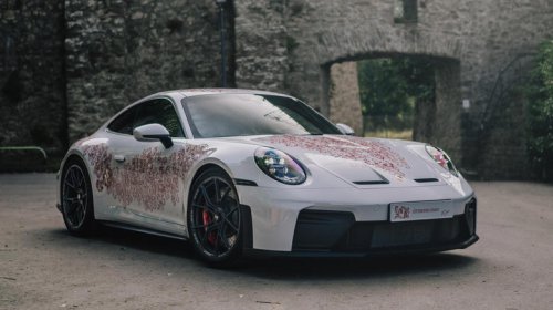 Porsche, New Porsche patent reveals racing stripes when you switch into sport mode