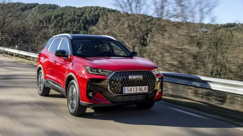 He probado el Ebro S700 HEV: "Con 224 CV, este SUV híbrido que se autorrecarga puede marcar la diferencia"