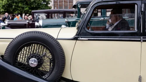 Si tienes un coche fabricado hace 30 años o más y no está reconocido como histórico, estás perdiendo dinero: Todos los detalles sobre el proceso