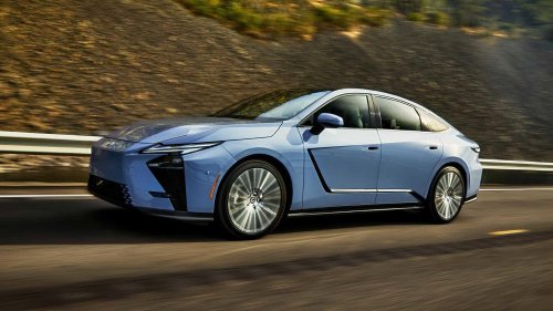 Lexus ES 350h: A luxurious rival to the BMW 3 Series