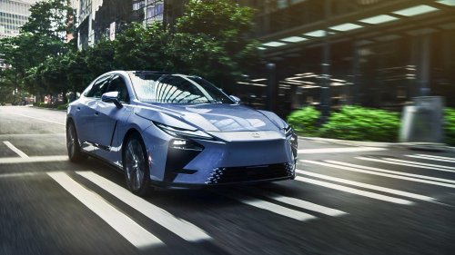 Lexus ES 350h: A luxurious rival to the BMW 3 Series