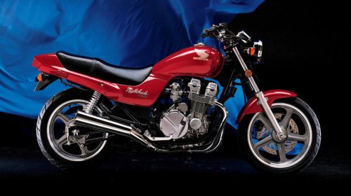 What's the difference between motorcycle and car engines?
