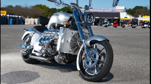 What's the difference between motorcycle and car engines?