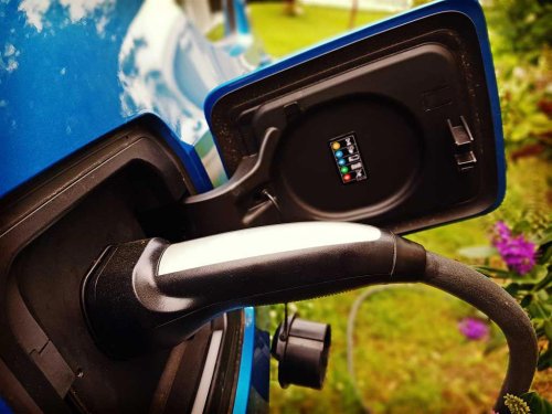 La carga de tu coche eléctrico puede hacerte perder hasta un 30% de energía y así puedes evitarlo
