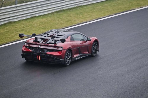 Prueba Yangwang U9: viajamos a China para probar las prestaciones de este supercar de 1.300 CV