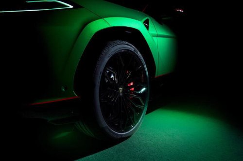 Lamborghini, Lamborghini unveils Urus SE 'Tettonero' capsule