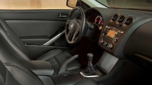 Nissan, Nissan Altima, Nissan's final V6-powered and manual-equipped Altima is a steal in 2026