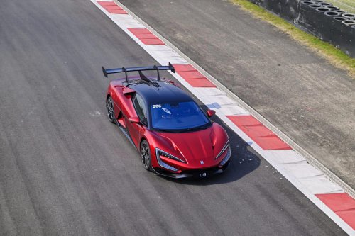 Prueba Yangwang U9: viajamos a China para probar las prestaciones de este supercar de 1.300 CV