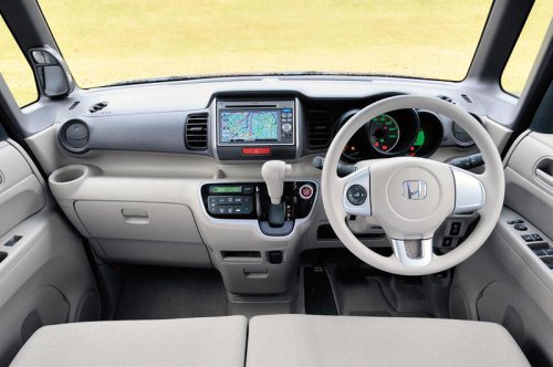 ホンダ N-BOXはノンターボでも必要十分な走りっぷりだったが、ターボ搭載で余裕が生まれた【10年ひと昔の新車】