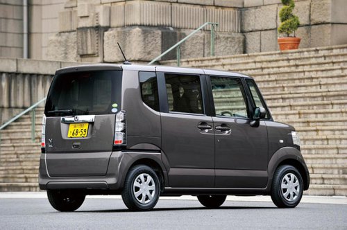 ホンダ N-BOXはノンターボでも必要十分な走りっぷりだったが、ターボ搭載で余裕が生まれた【10年ひと昔の新車】