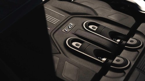 5 cars that used engines from different brands