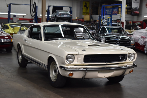 30 head-turning cars from the ’60s