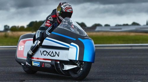 Can electric motorcycles go as fast as gas-powered ones?
