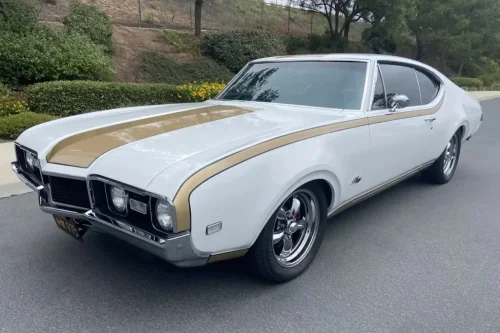 30 head-turning cars from the ’60s
