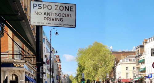 Esta curiosa señal puede verse en algunos barrios de Londres y su incumplimiento puede acarrear multas de 1.150 euros