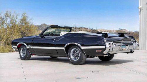 The muscle car with red plastic fenders that collectors now pay $500,000 for
