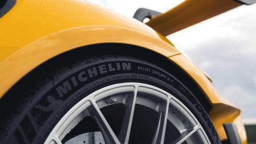 Porsche GT3 RS badge: A symbol of precision engineering