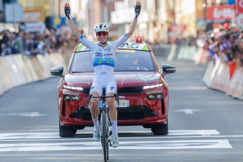 Vollering hace historia en Lieja y Blasi cierra las Ardenas con un 5º
