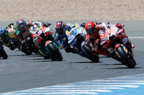 MotoGP se mueve en los despachos