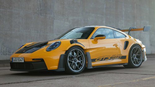 Porsche GT3 RS badge: A symbol of precision engineering