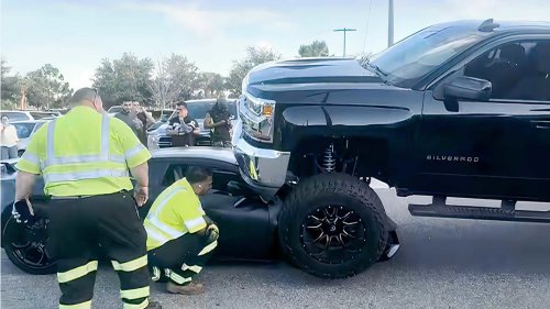 Lamborghini, Shocking footage: Florida woman drives over parked Lamborghini
