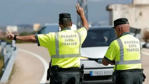 La Guardia Civil investiga a un conductor que circuló a 235 km/h por la A-5: multa y posible pena de prisión de tres a seis meses