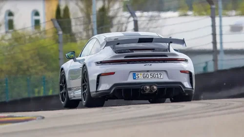 Cazan a mujer de 92 años conduciendo un Porsche 911 GT3 a 228 km/h: “Me gusta conducir rápido”