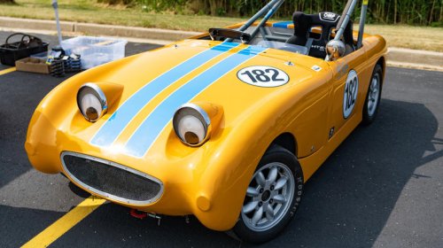 Yes, Yes, there's a difference between Austin-Healey Bugeye and Frogeye Sprites