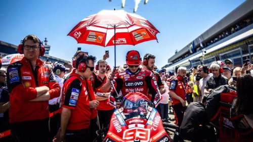 La caída de Marc Márquez en Jerez desvela su evidente cambio de mentalidad: “¿Estoy bien? Pues mañana es lunes, otro día”