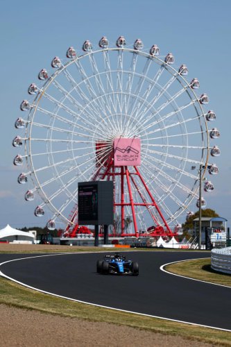 Alex Albon, piloto de Williams, duda de los cambios implementados por la FIA y F1 para el año 2026