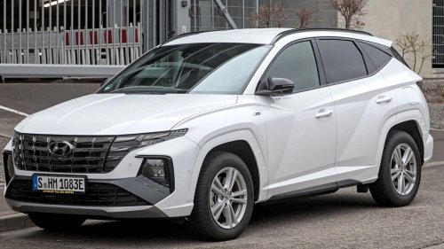 20 best cars for women drivers according to statistics