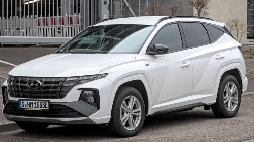 20 best cars for women drivers according to statistics