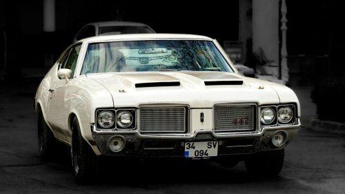 10 greatest muscle cars of all time &amp; 10 modern successors worth owning