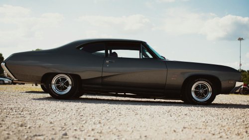 10 greatest muscle cars of all time &amp; 10 modern successors worth owning