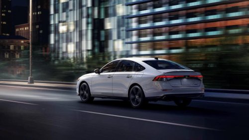Toyota, Toyota Camry, Honda Accord Hybrid, Honda, Honda Accord, Toyota Camry hybrid vs. Honda Accord hybrid: One clearly wins on value