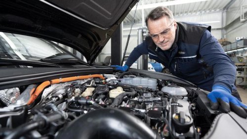 490 euros al año en Mercedes y 160 en Hyundai: la OCU destapa un abismo al pasar por el taller