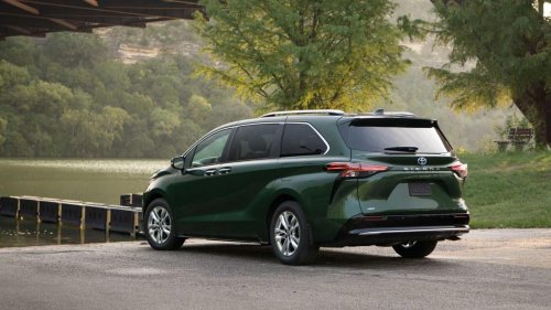 Toyota, Need an efficient minivan? This hybrid Toyota can be had with a discount on the used market