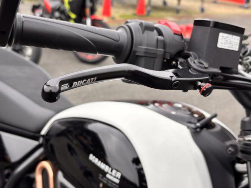 大型なのに気軽に乗れる不思議なバイク ドゥカティ スクランブラー（リゾマ・エディション）【みんなのバイク】