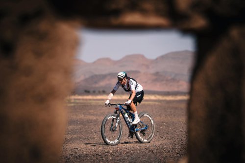 Luis León Sánchez deja su huella en el desierto